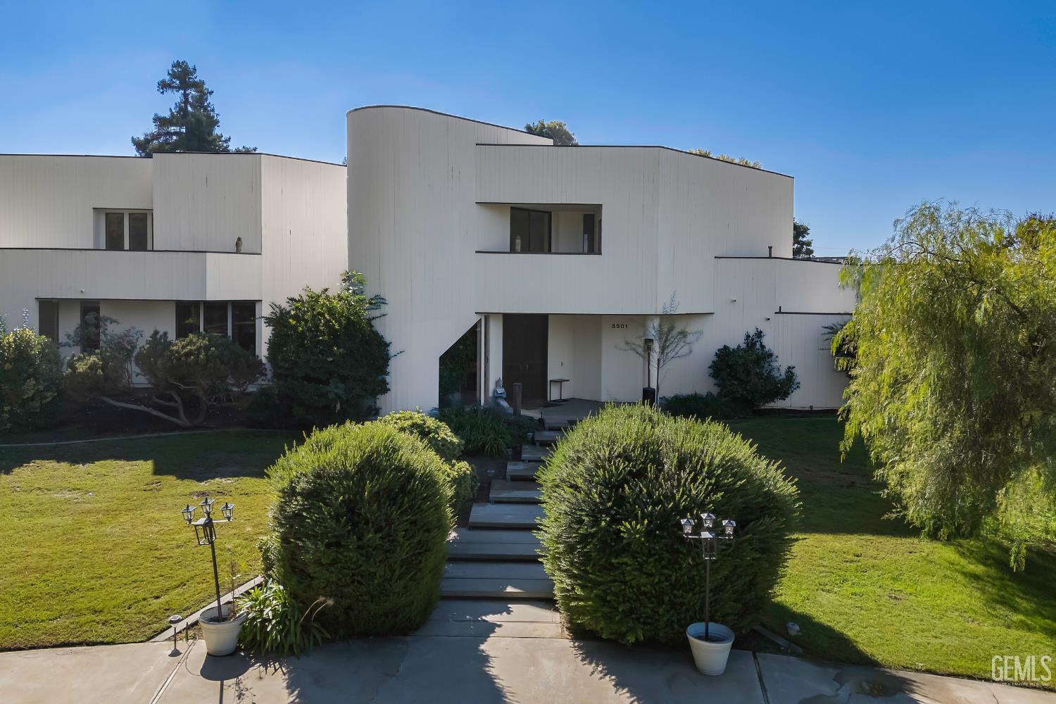 Bakersfield, California, 93308, United States, 5 Bedrooms Bedrooms, ,4 BathroomsBathrooms,Residential,For Sale,1975349