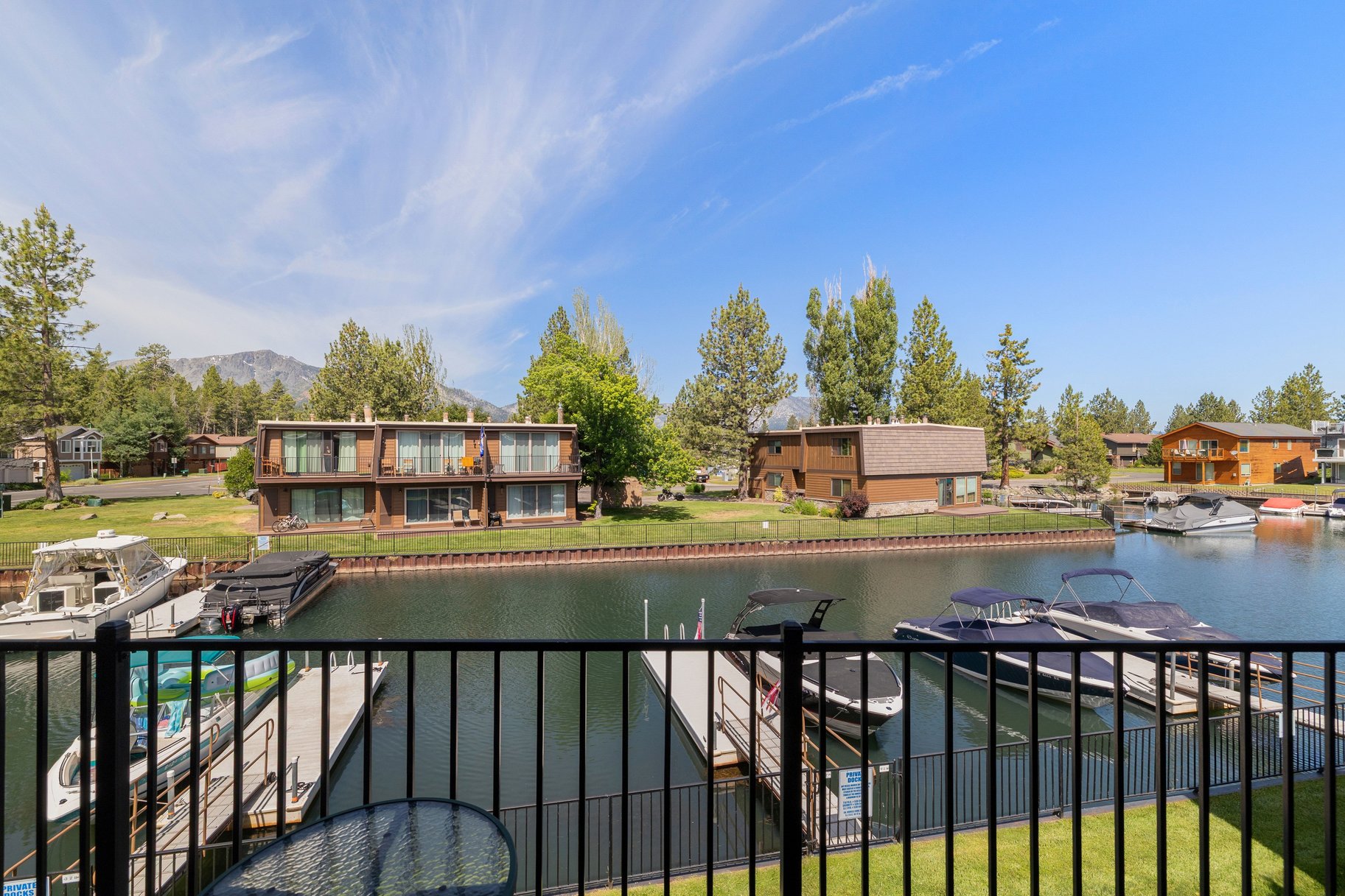  Tahoe Keys Waterfront Townhome - 物件實景