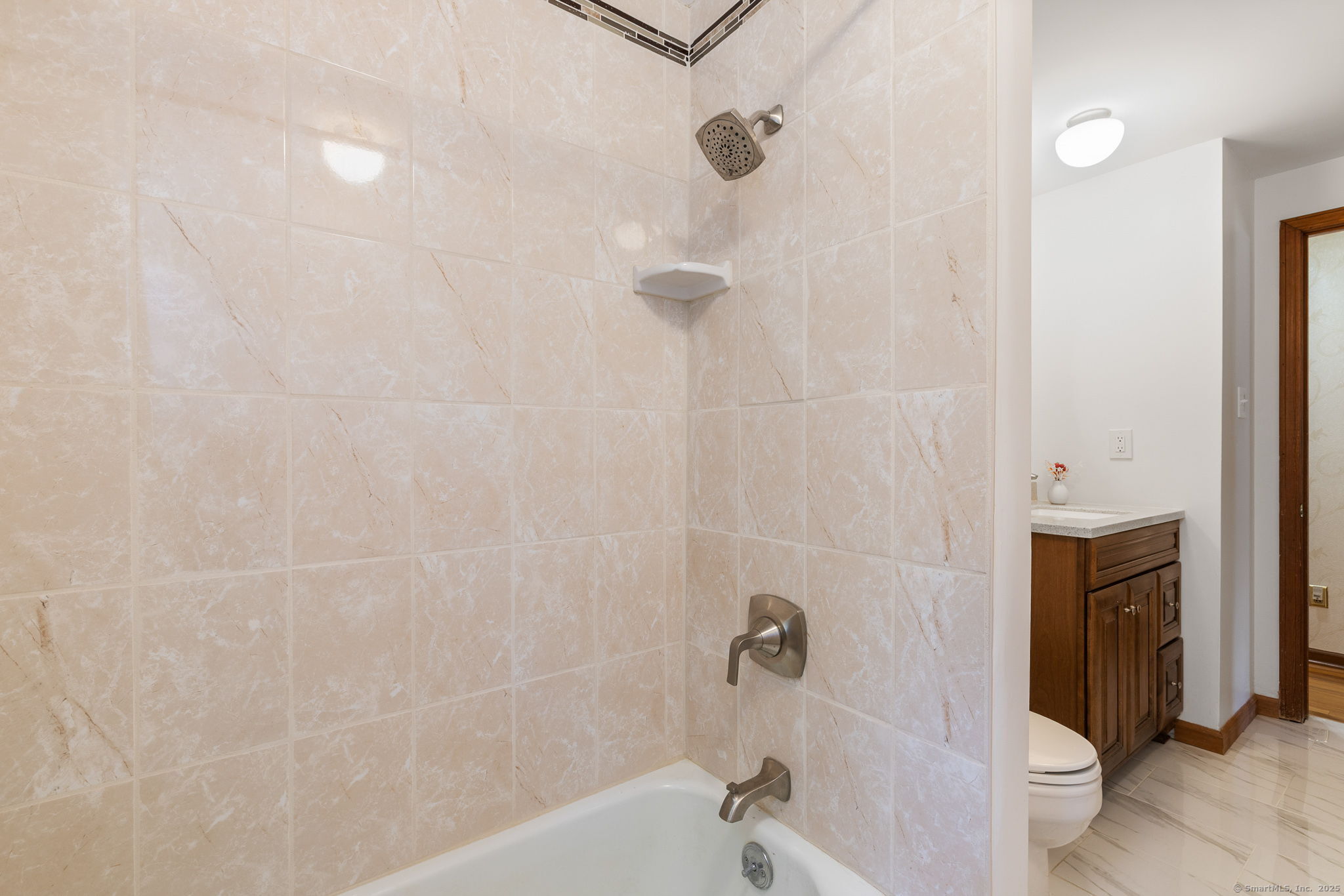 North Haven, Connecticut, 06473, United States, 5 Bedrooms Bedrooms, ,3 BathroomsBathrooms,Residential,For Sale,1956553