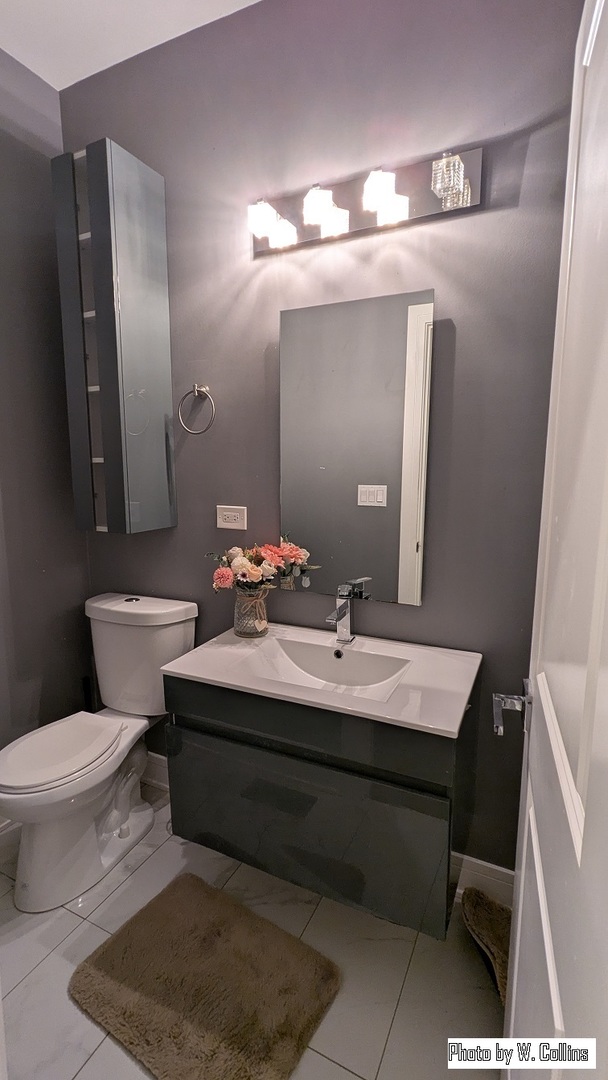Chicago, Illinois, 60653, United States, 4 Bedrooms Bedrooms, ,4 BathroomsBathrooms,Residential,For Sale,1940969