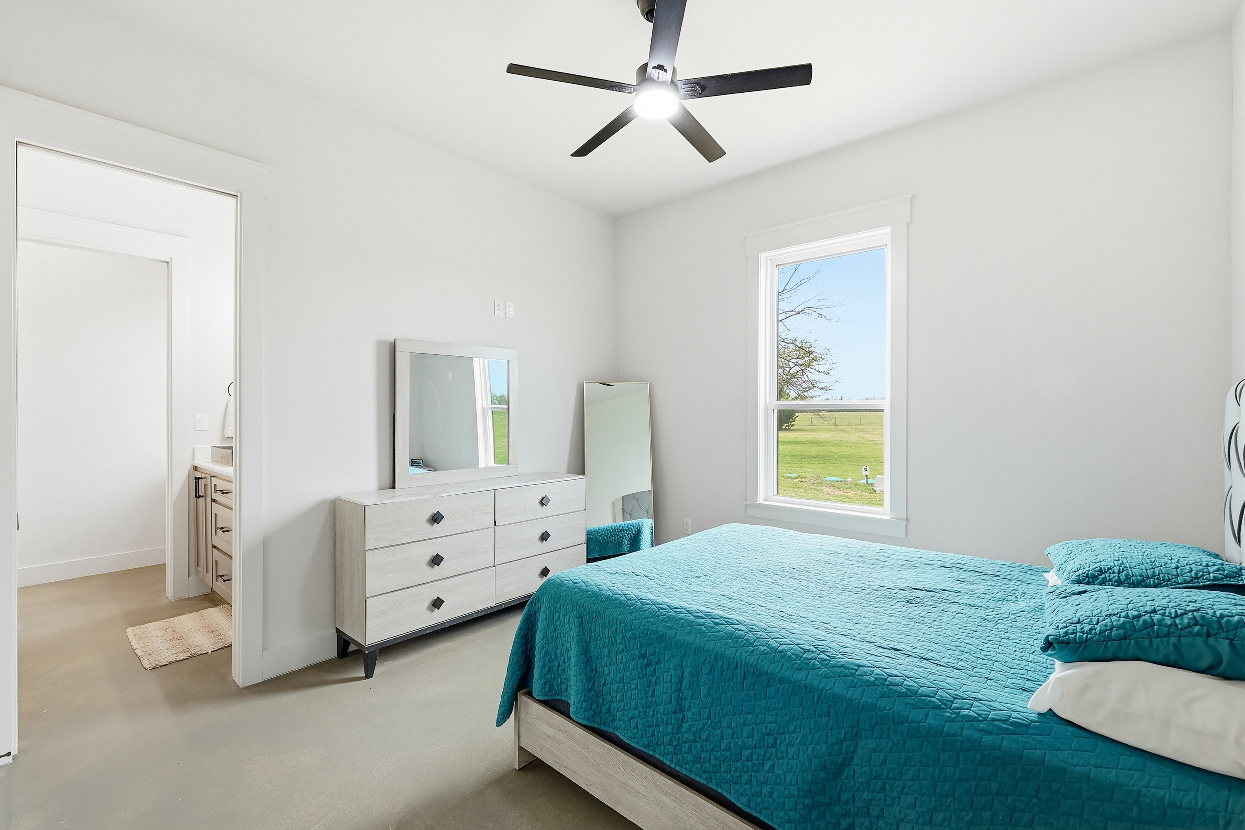  3988 Lake Valley Road, Sunset, TX, 76270 - 物件實景