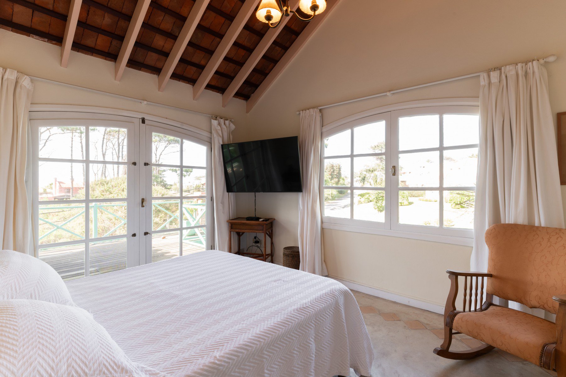  Spacious Family House with 4 Bedrooms and Full Service - 物件實景
