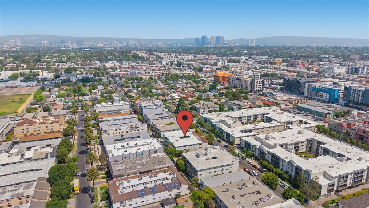 Los Angeles, California, 90034, United States, 2 Bedrooms Bedrooms, ,2 BathroomsBathrooms,Residential,For Sale,1944972