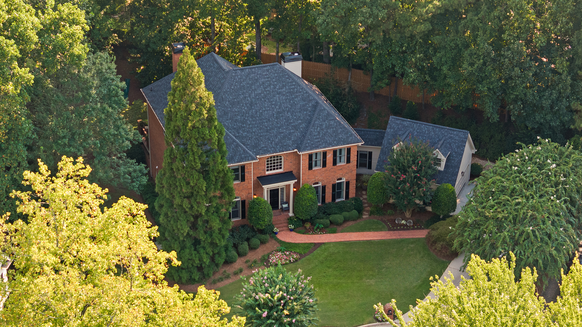  Refined Living on a Quiet Cul-de-sac in Chastain Park - 物件實景