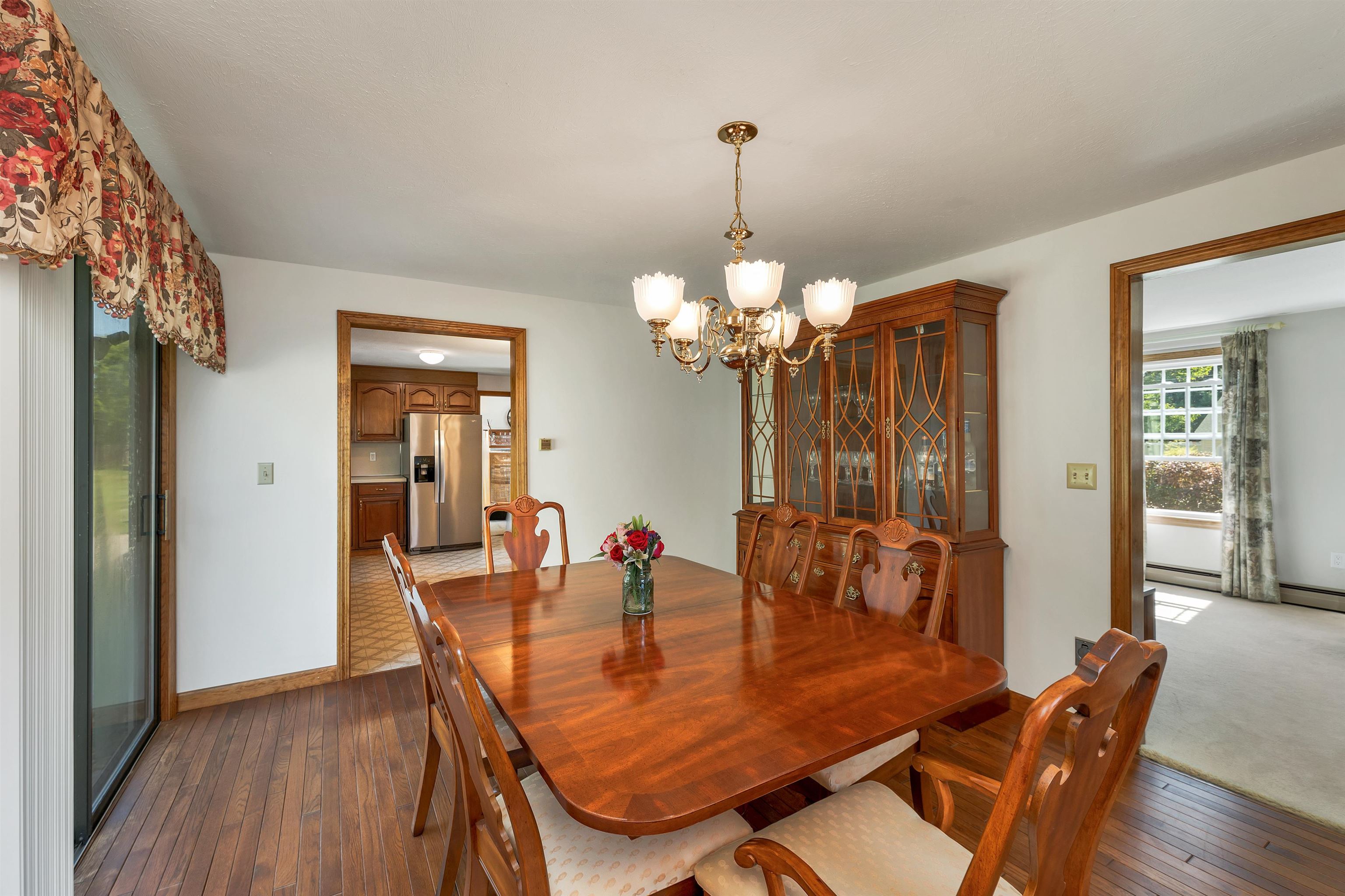 Nashua, New Hampshire, 03064, United States, 4 Bedrooms Bedrooms, ,3 BathroomsBathrooms,Residential,For Sale,1925395