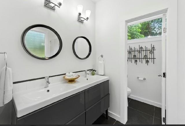 Austin, Texas, 78731, United States, 4 Bedrooms Bedrooms, ,3 BathroomsBathrooms,Residential,For Sale,1885336
