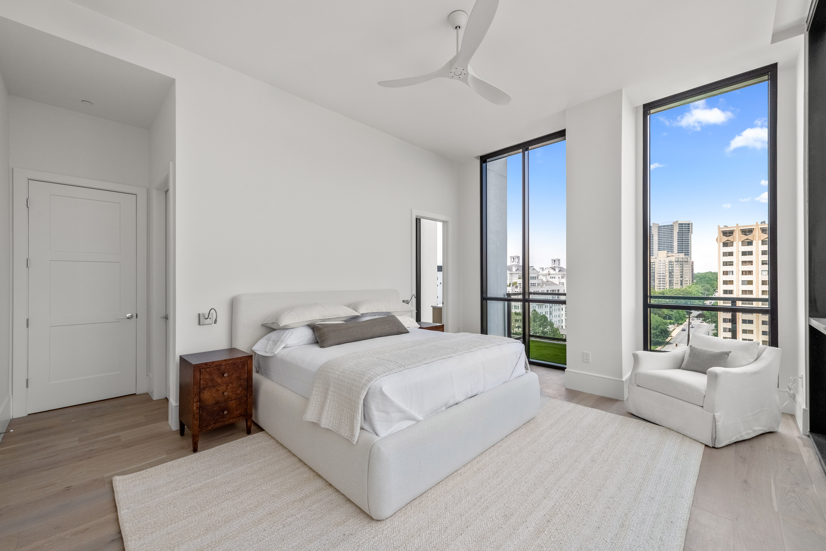  Stunning Fully Furnished Penthouse with the Largest Outdoor Terrace - 物件實景