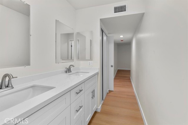 West Hollywood, California, 90046, United States, 2 Bedrooms Bedrooms, ,2 BathroomsBathrooms,Residential,For Sale,1992442