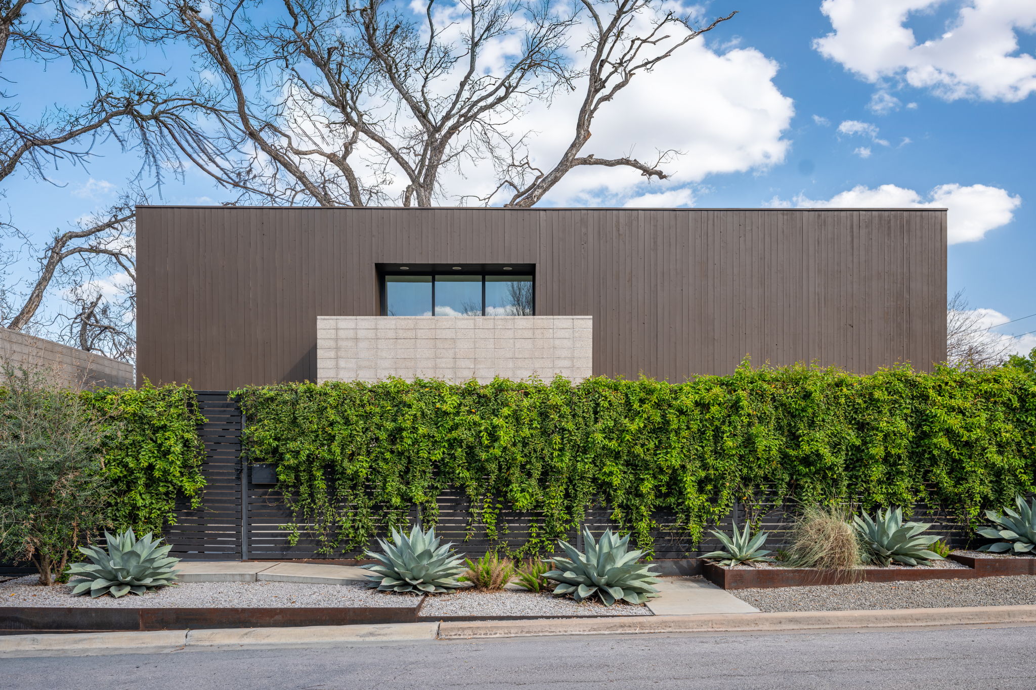  E. 2nd Sancuarty - 物件實景