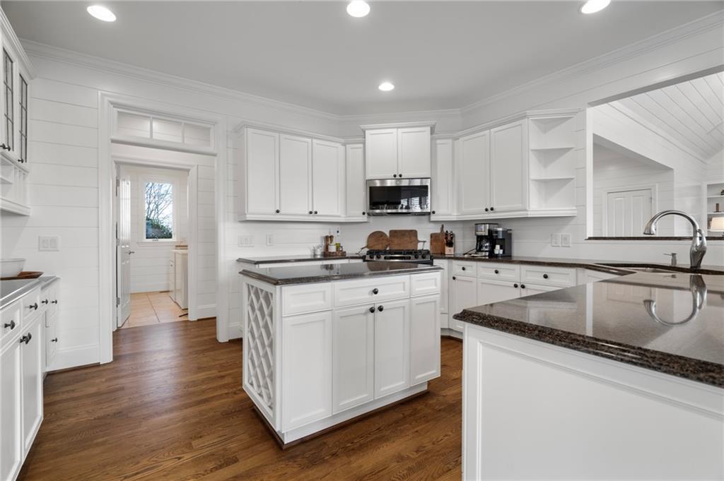 Big Canoe, Georgia, 30143, United States, 5 Bedrooms Bedrooms, ,4 BathroomsBathrooms,Residential,For Sale,1975403