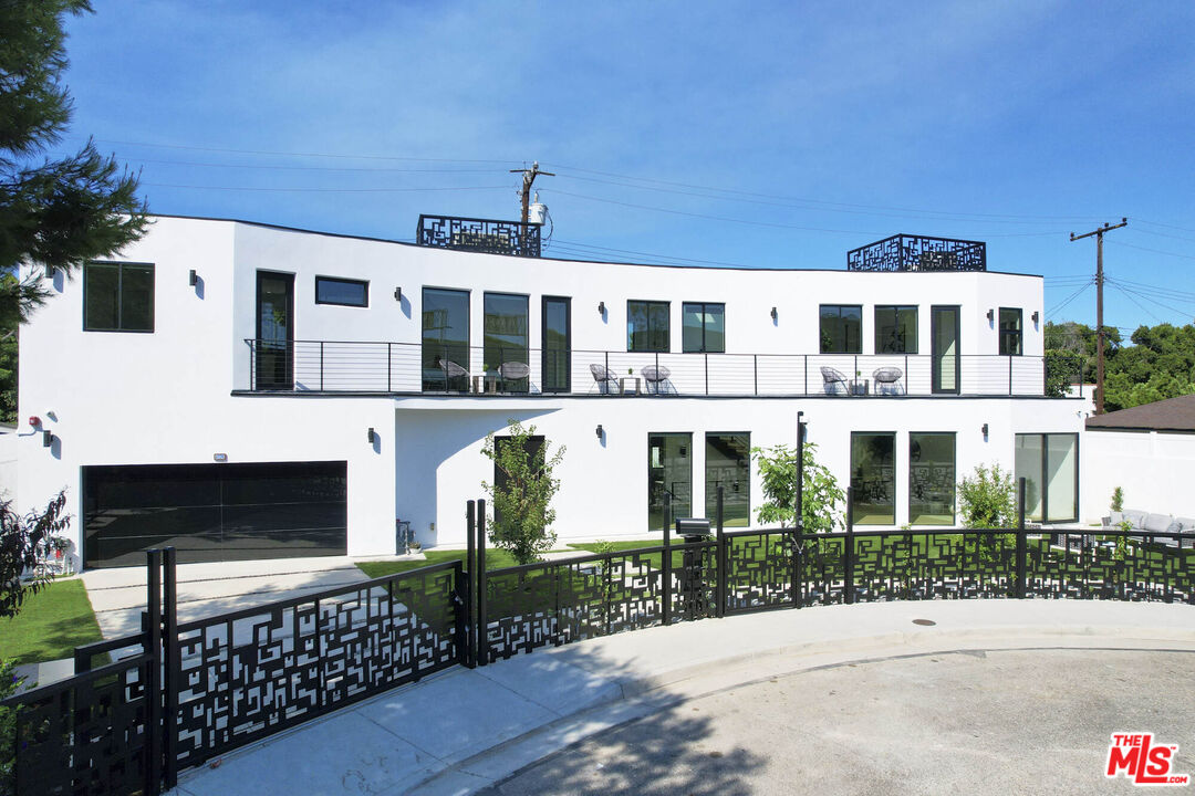Culver City, California, 90230, United States, 4 Bedrooms Bedrooms, ,7 BathroomsBathrooms,Residential,For Sale,1804248