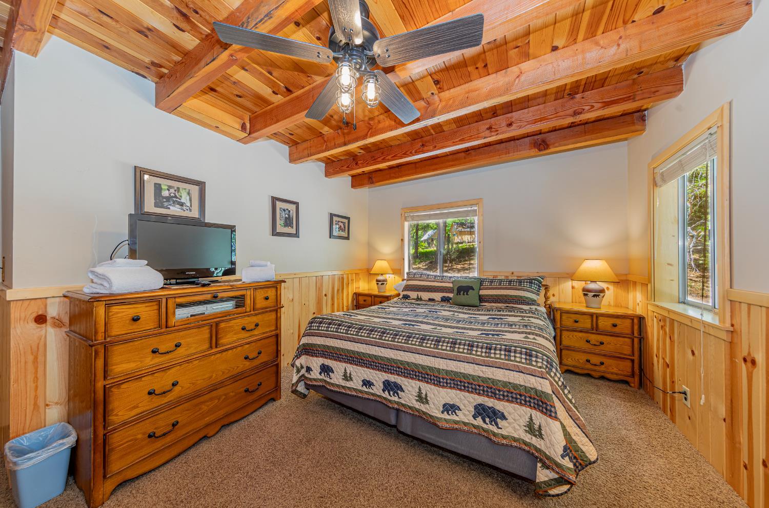 Yosemite, California, 95389, United States, 5 Bedrooms Bedrooms, ,4 BathroomsBathrooms,Residential,For Sale,1975650