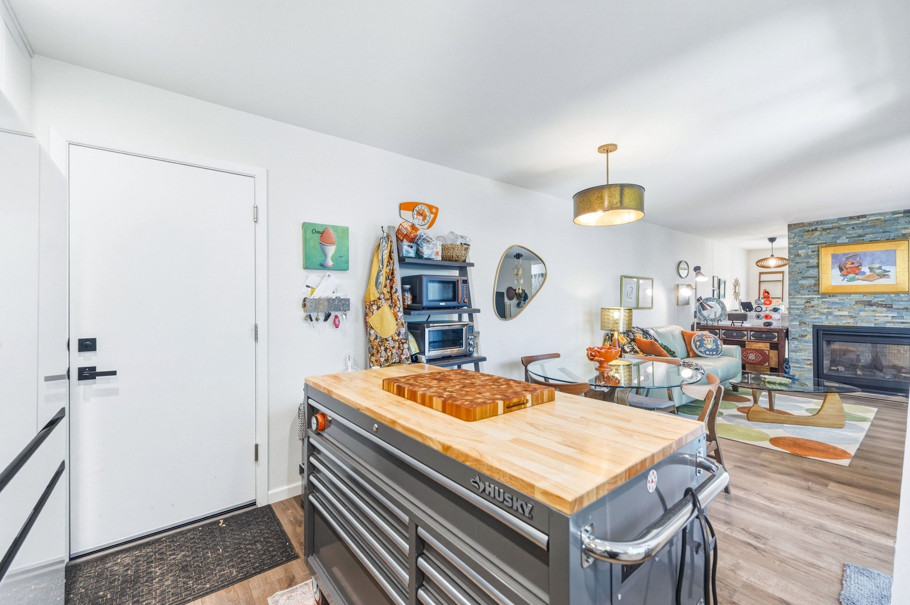  Rebuilt to Impress: Stylish Modern Townhome Retreat - 物件實景