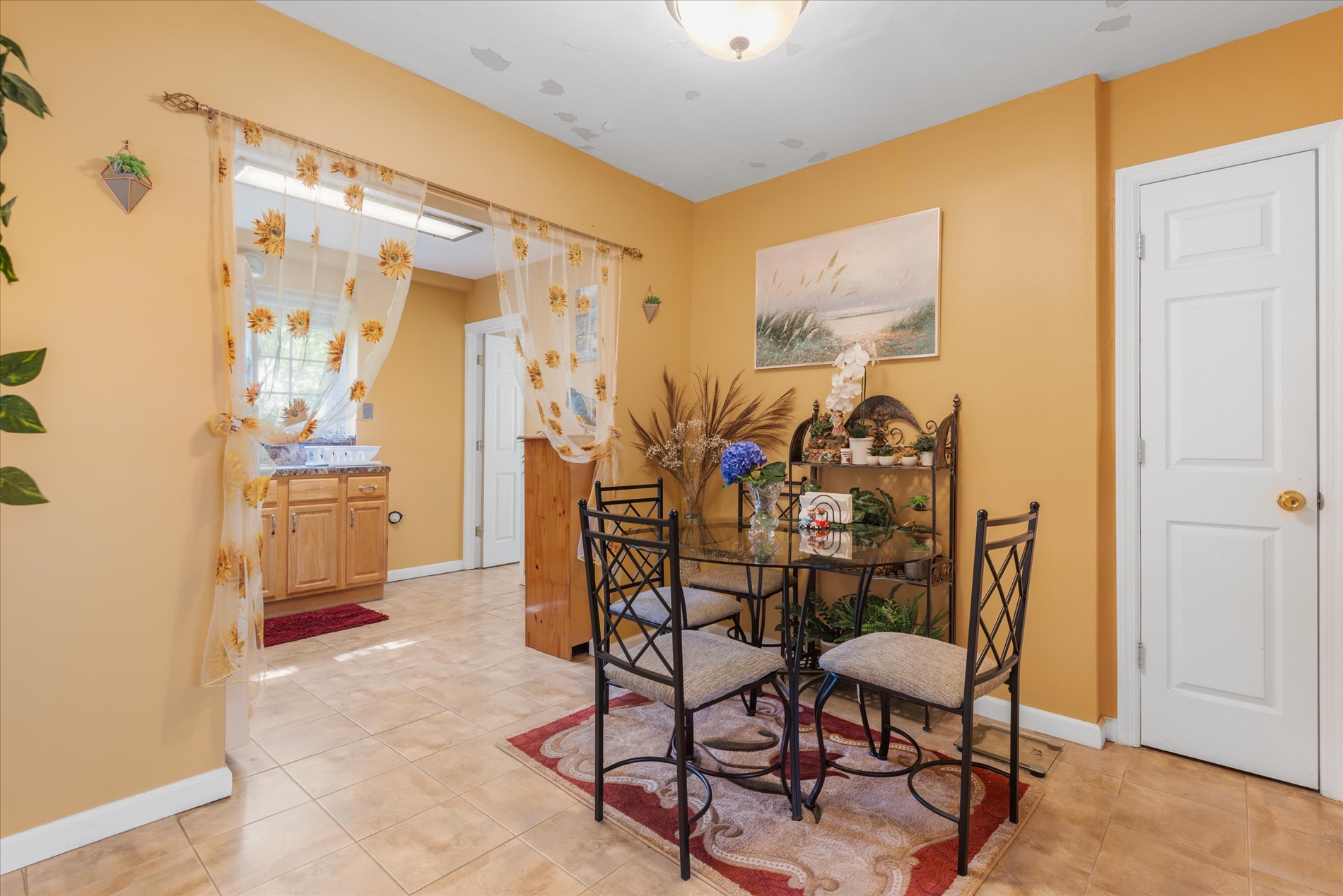 Howard Beach, New York, 11414, United States, 4 Bedrooms Bedrooms, ,3 BathroomsBathrooms,Residential,For Sale,1835164
