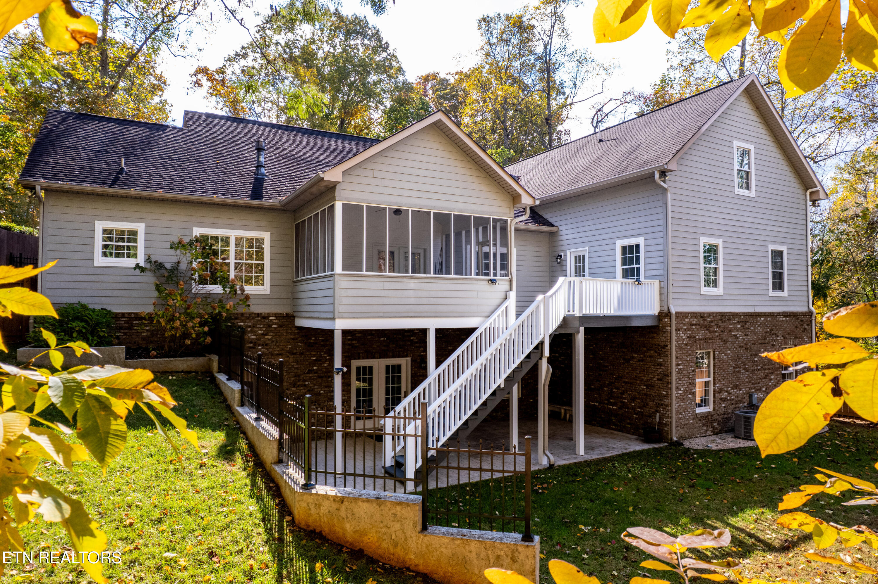 Maryville, Tennessee, 37803, United States, 4 Bedrooms Bedrooms, ,5 BathroomsBathrooms,Residential,For Sale,1984597