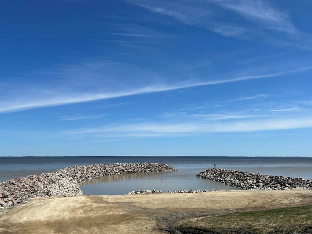 TRAVERSE BAY, Manitoba, R0E 2A0, CA, 2 Bedrooms Bedrooms, ,1 BathroomBathrooms,Residential,For Sale,1838361