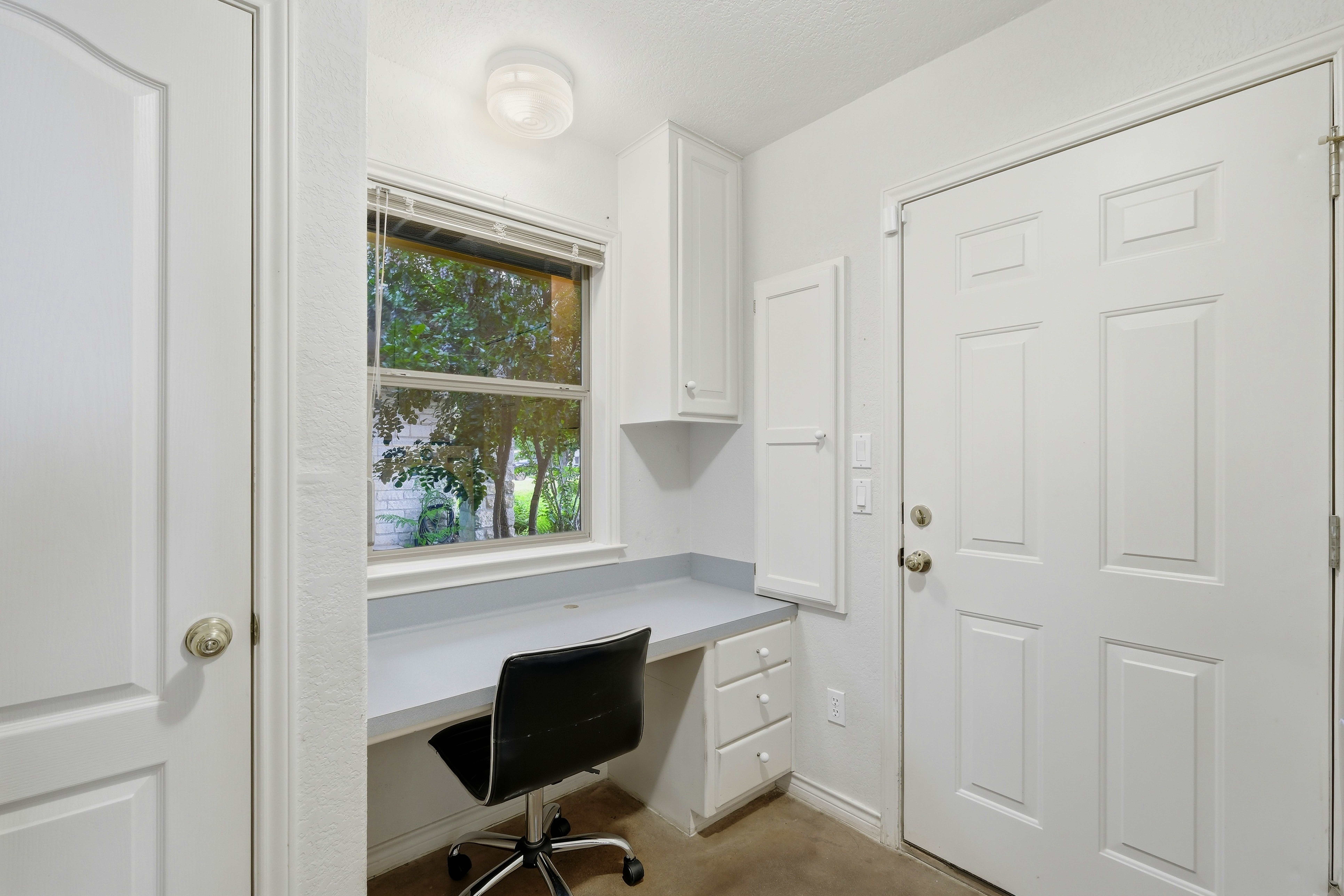  Gated Golf & Lake Community Home in Meadowlakes  Backs to Ranch - 物件實景