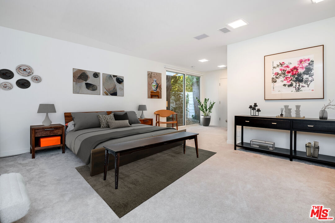 Beverly Hills, California, 90210, United States, 7 Bedrooms Bedrooms, ,2 BathroomsBathrooms,Residential,For Sale,1896171