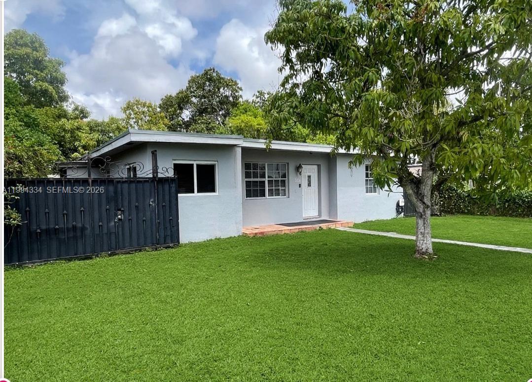 15th St, Miami, FL 33144