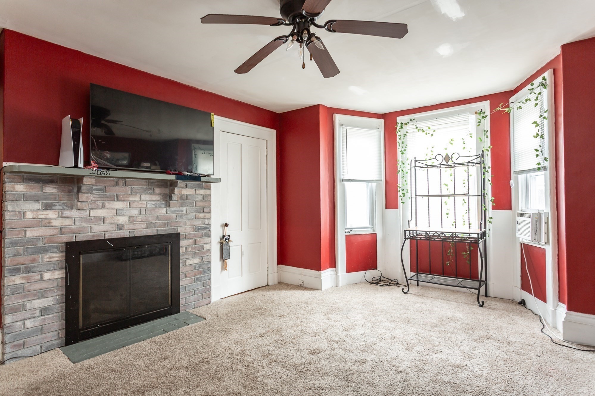 New Bedford, Massachusetts, 02740, United States, 7 Bedrooms Bedrooms, ,2 BathroomsBathrooms,Residential,For Sale,1943461
