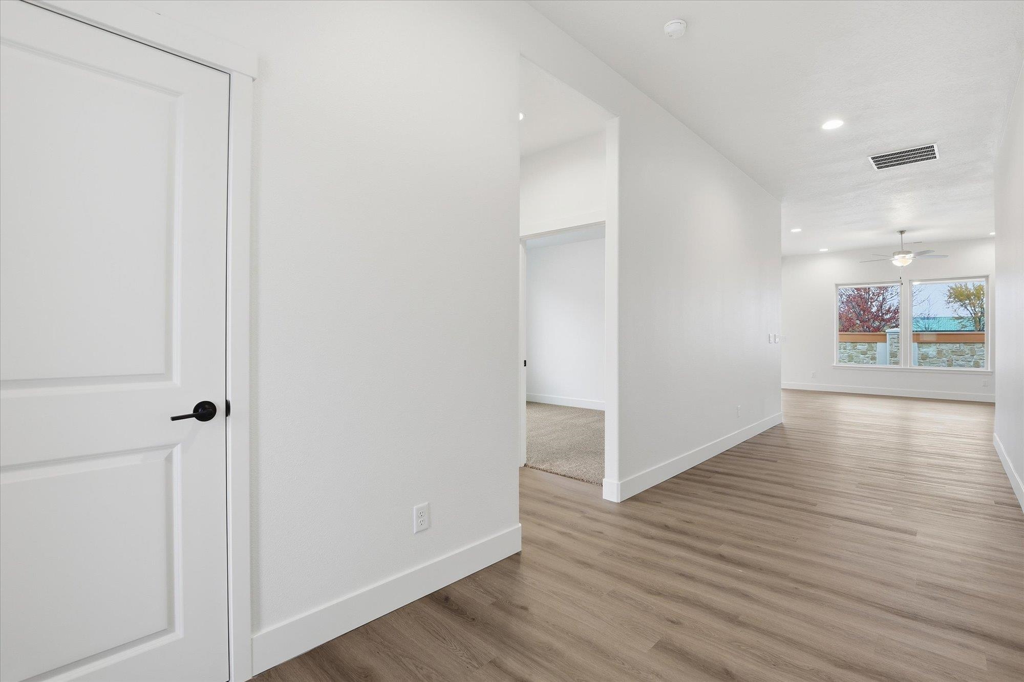 Deer Park, Washington, 99006, United States, 3 Bedrooms Bedrooms, ,2 BathroomsBathrooms,Residential,For Sale,1988069