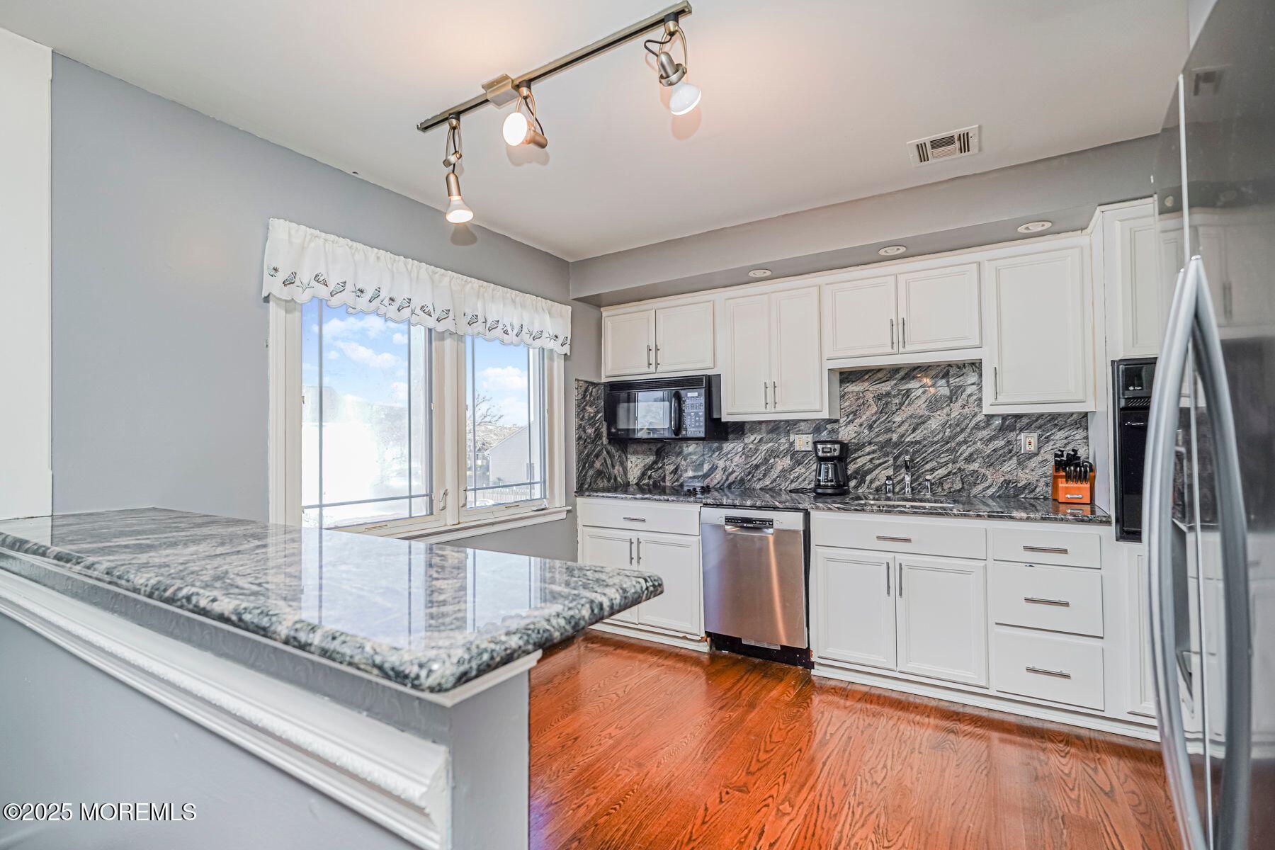 Brick, New Jersey, 08724, United States, 4 Bedrooms Bedrooms, ,2 BathroomsBathrooms,Residential,For Sale,2001945