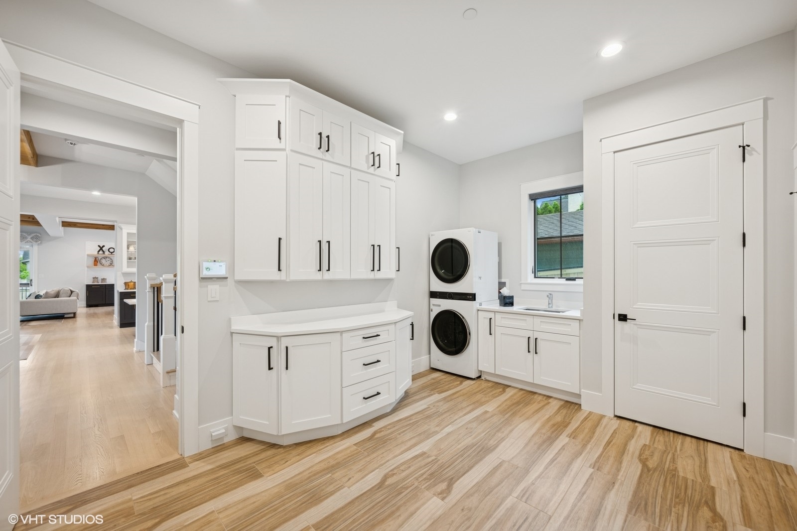 Northbrook, Illinois, 60062, United States, 5 Bedrooms Bedrooms, ,5 BathroomsBathrooms,Residential,For Sale,1827493