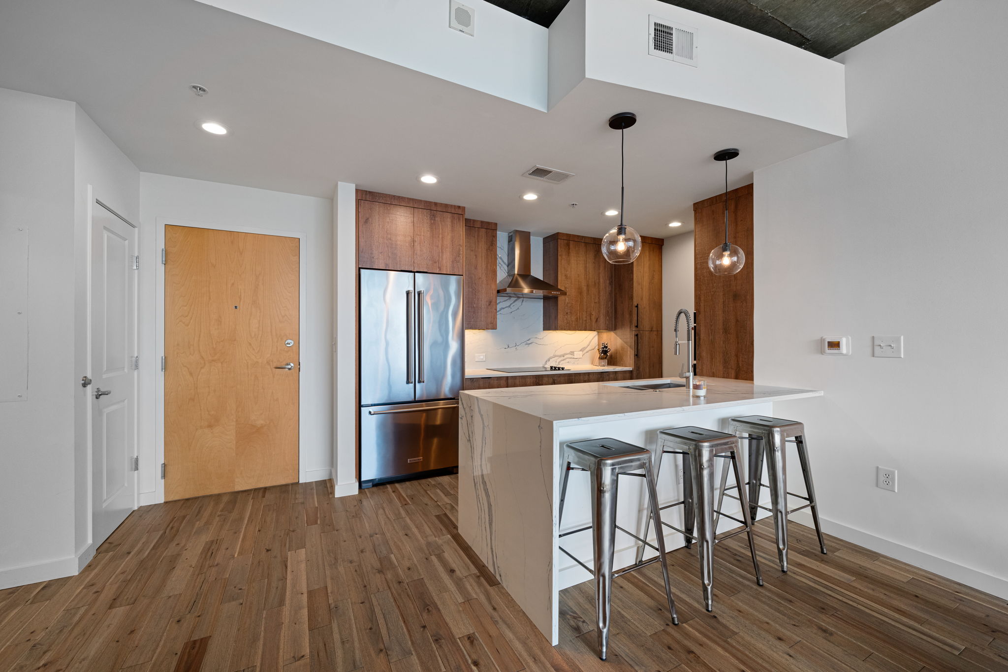  Spacious Two Bedroom Residence with Unobstructed Skyline Views - 物件實景