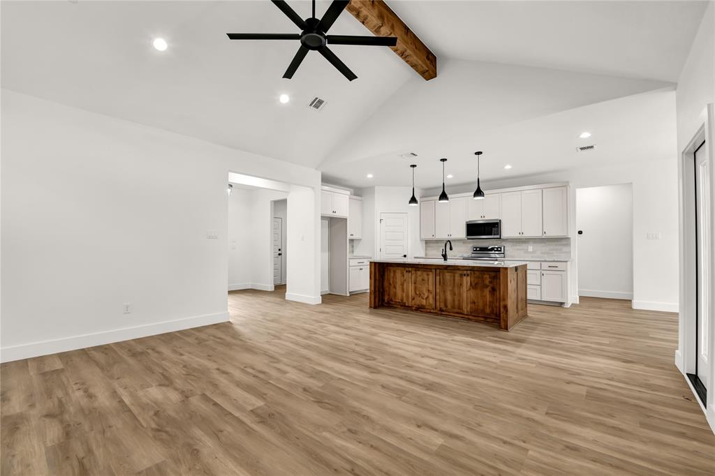 Millsap, Texas, 76066, United States, 4 Bedrooms Bedrooms, ,3 BathroomsBathrooms,Residential,For Sale,1976934