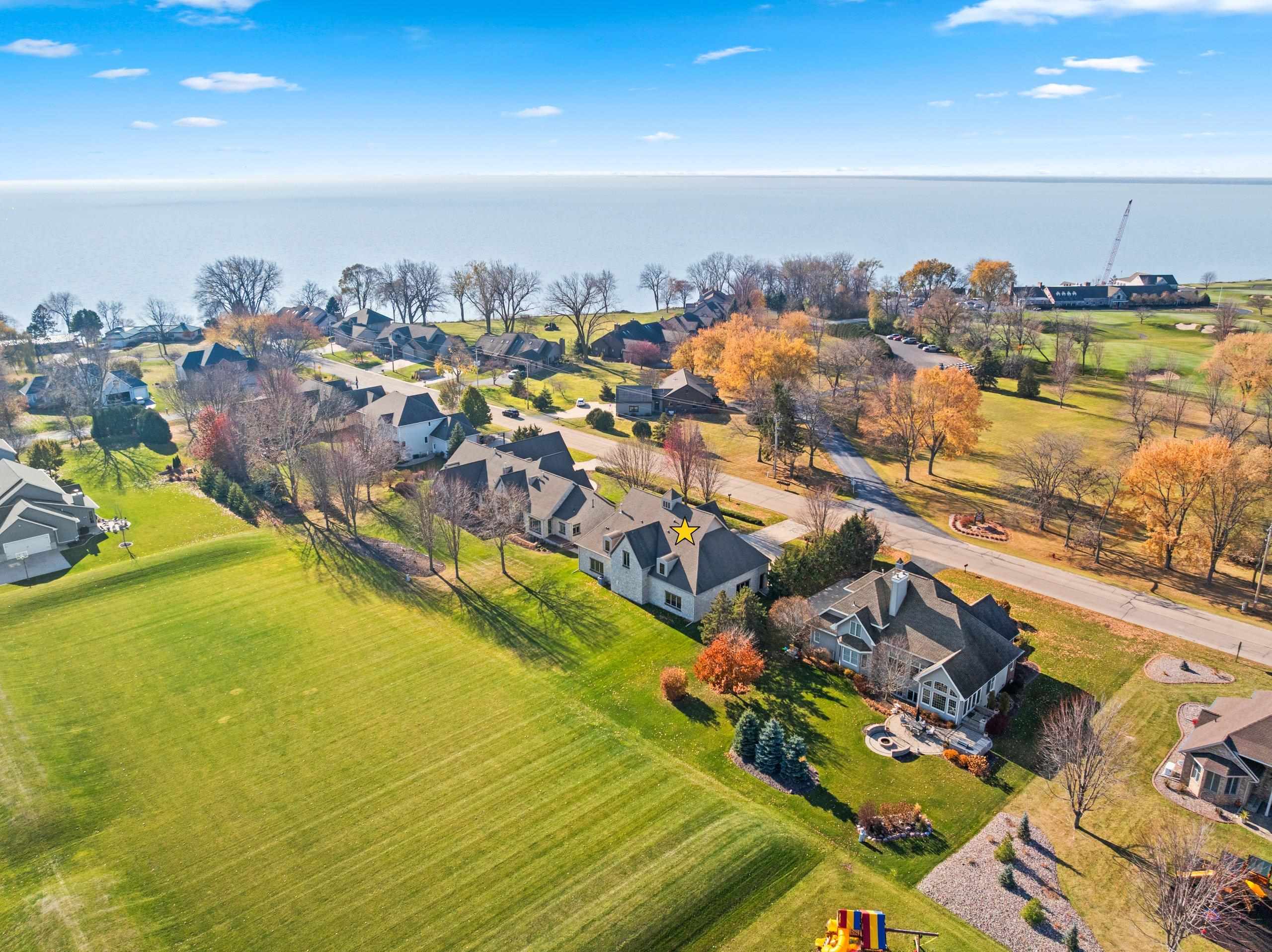 MENASHA, Wisconsin, 54952, United States, 2 Bedrooms Bedrooms, ,3 BathroomsBathrooms,Residential,For Sale,1994567