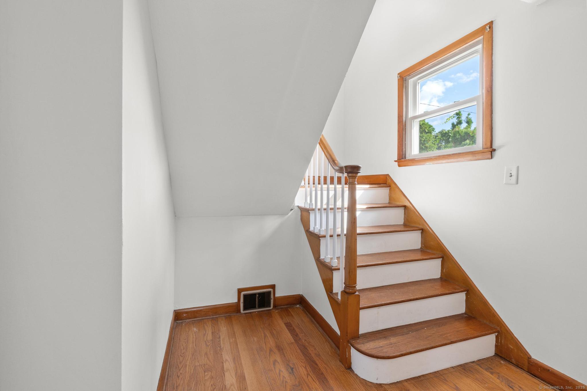 West Hartford, Connecticut, 06119, United States, 4 Bedrooms Bedrooms, ,2 BathroomsBathrooms,Residential,For Sale,1934206
