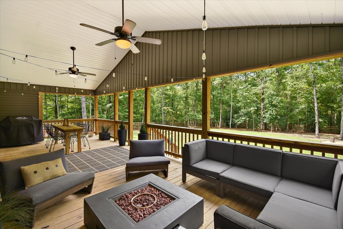 Monterey, Tennessee, 38574, United States, 3 Bedrooms Bedrooms, ,2 BathroomsBathrooms,Residential,For Sale,1907598