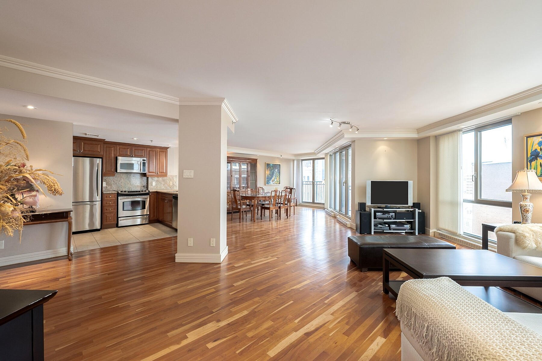  Luxurious Expansive Condo - 物件實景