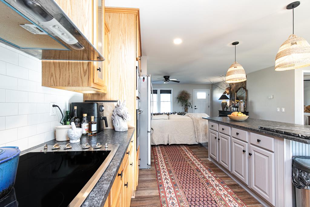 Onancock, Virginia, 23417, United States, 3 Bedrooms Bedrooms, ,2 BathroomsBathrooms,Residential,For Sale,1927447