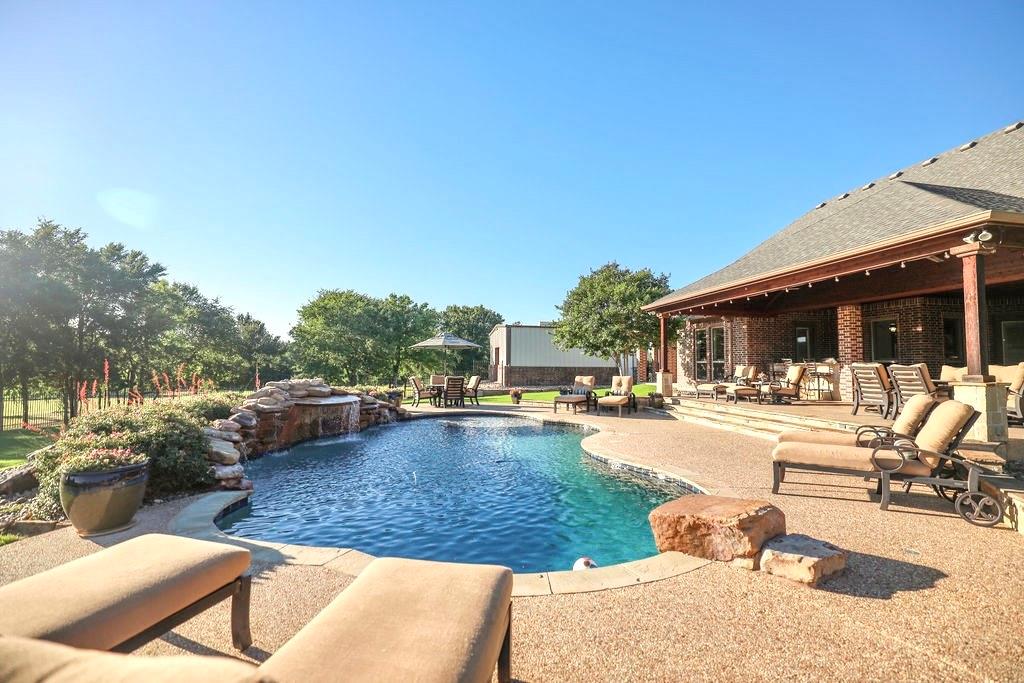 Wills Point, Texas, 75169, United States, 4 Bedrooms Bedrooms, ,4 BathroomsBathrooms,Residential,For Sale,1834995