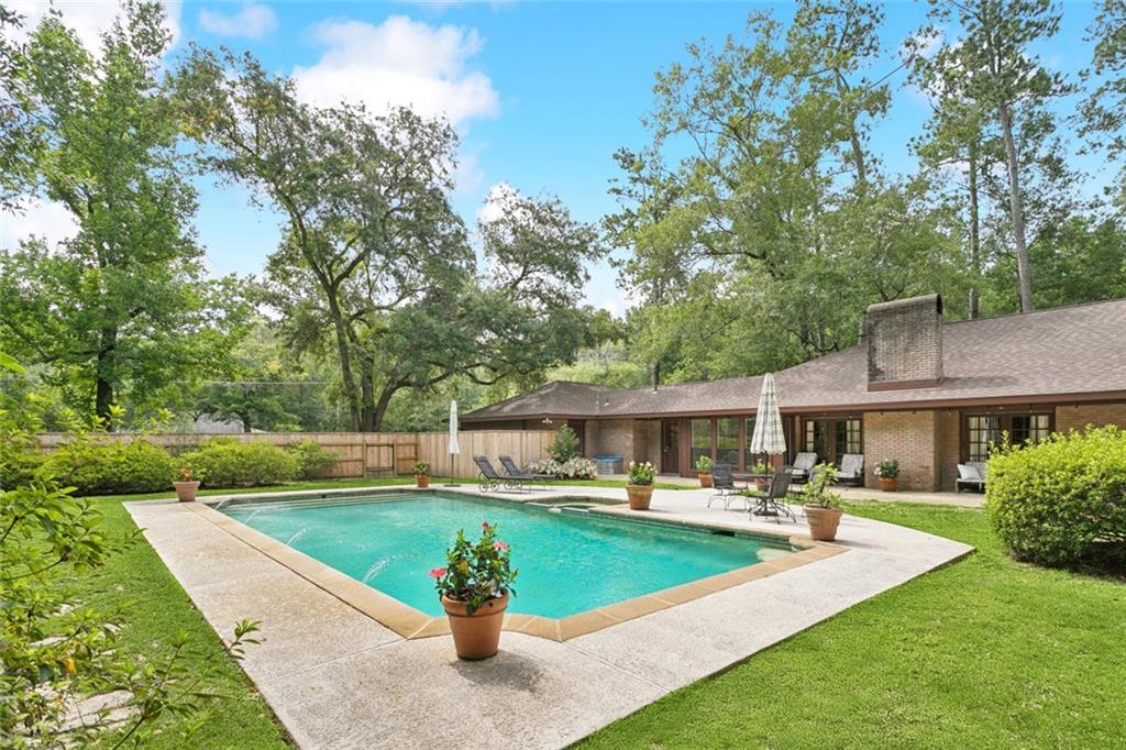 Covington, Louisiana, 70433, United States, 3 Bedrooms Bedrooms, ,3 BathroomsBathrooms,Residential,For Sale,1902659