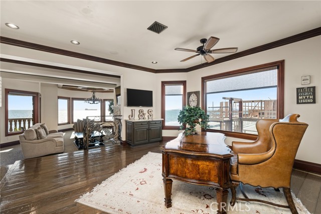 Long Beach, California, 90803, United States, 6 Bedrooms Bedrooms, ,8 BathroomsBathrooms,Residential,For Sale,1835519