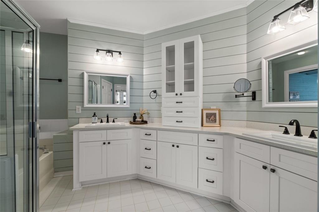 Cumming, Georgia, 30041, United States, 4 Bedrooms Bedrooms, ,3 BathroomsBathrooms,Residential,For Sale,1989583