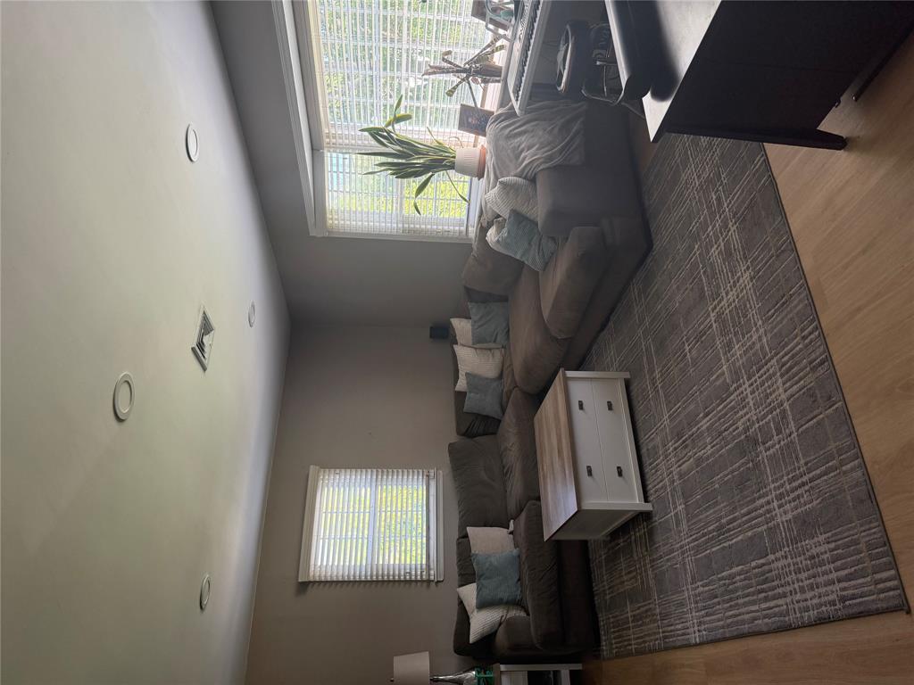 Ronkonkoma, New York, 11779, United States, 4 Bedrooms Bedrooms, ,2 BathroomsBathrooms,Residential,For Sale,1906484
