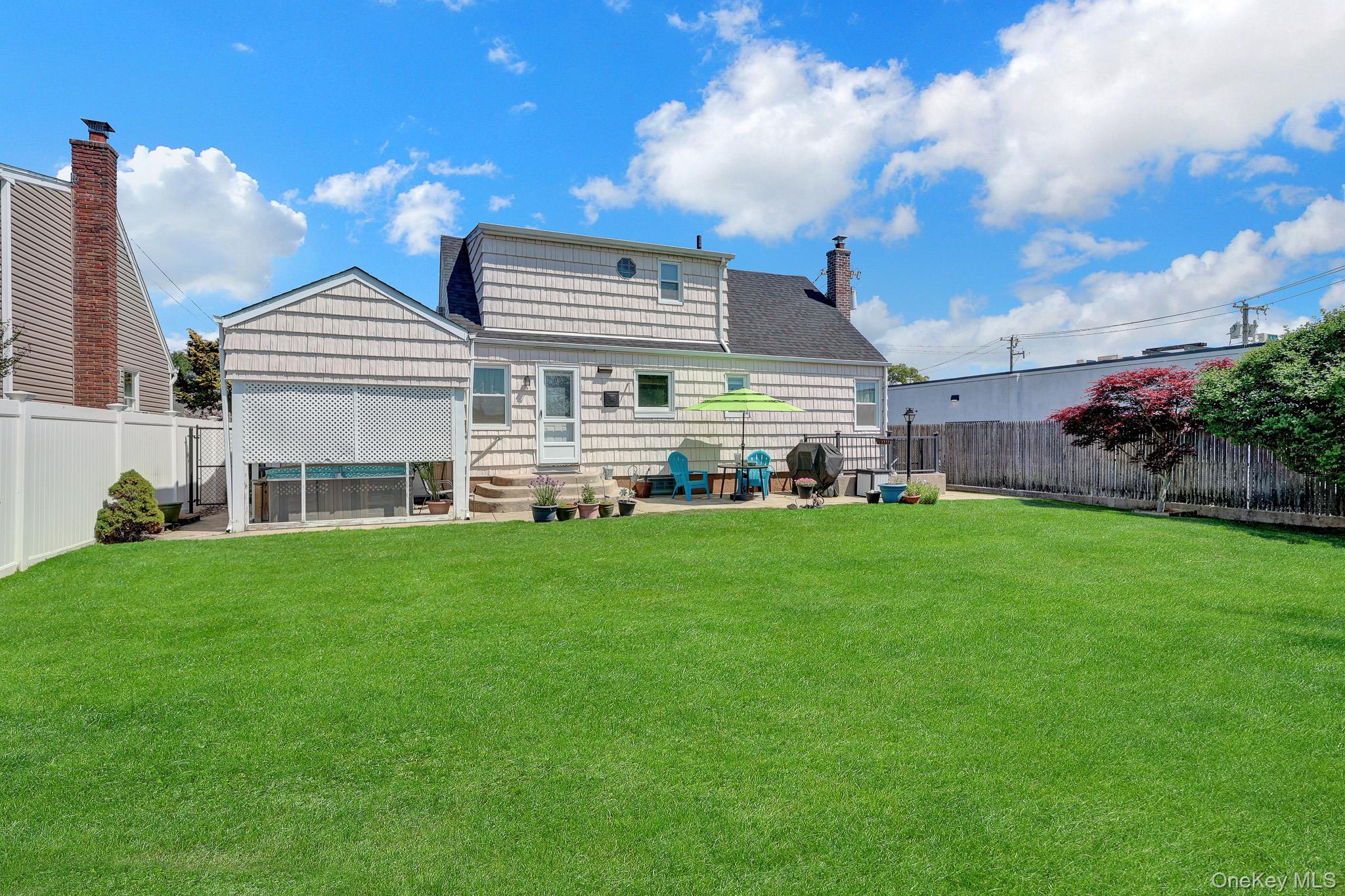  202 N Kings Avenue, Massapequa, NY, 11758 - 物件實景