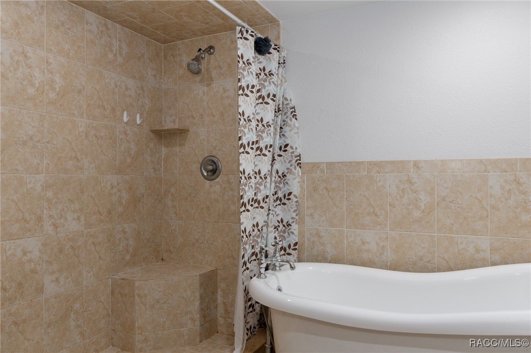 Inverness, Florida, 34453, United States, 6 Bedrooms Bedrooms, ,4 BathroomsBathrooms,Residential,For Sale,1975798