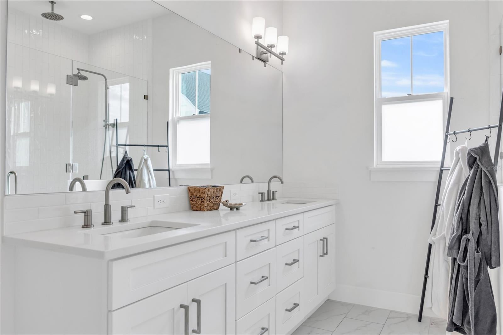 WINTER GARDEN, Florida, 34787, United States, 4 Bedrooms Bedrooms, ,4 BathroomsBathrooms,Residential,For Sale,2014519