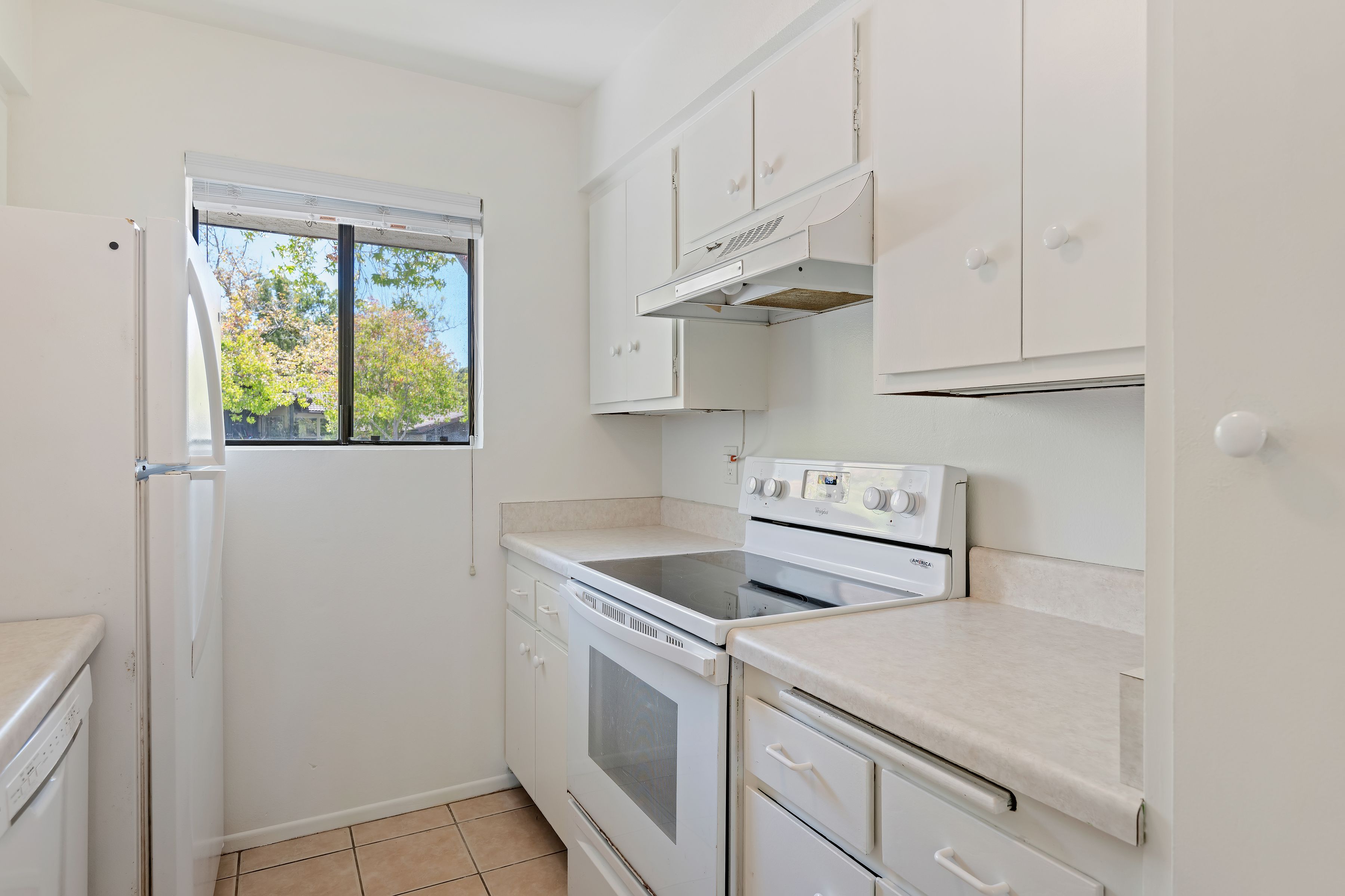  Desirable Highlands Condo - 物件實景