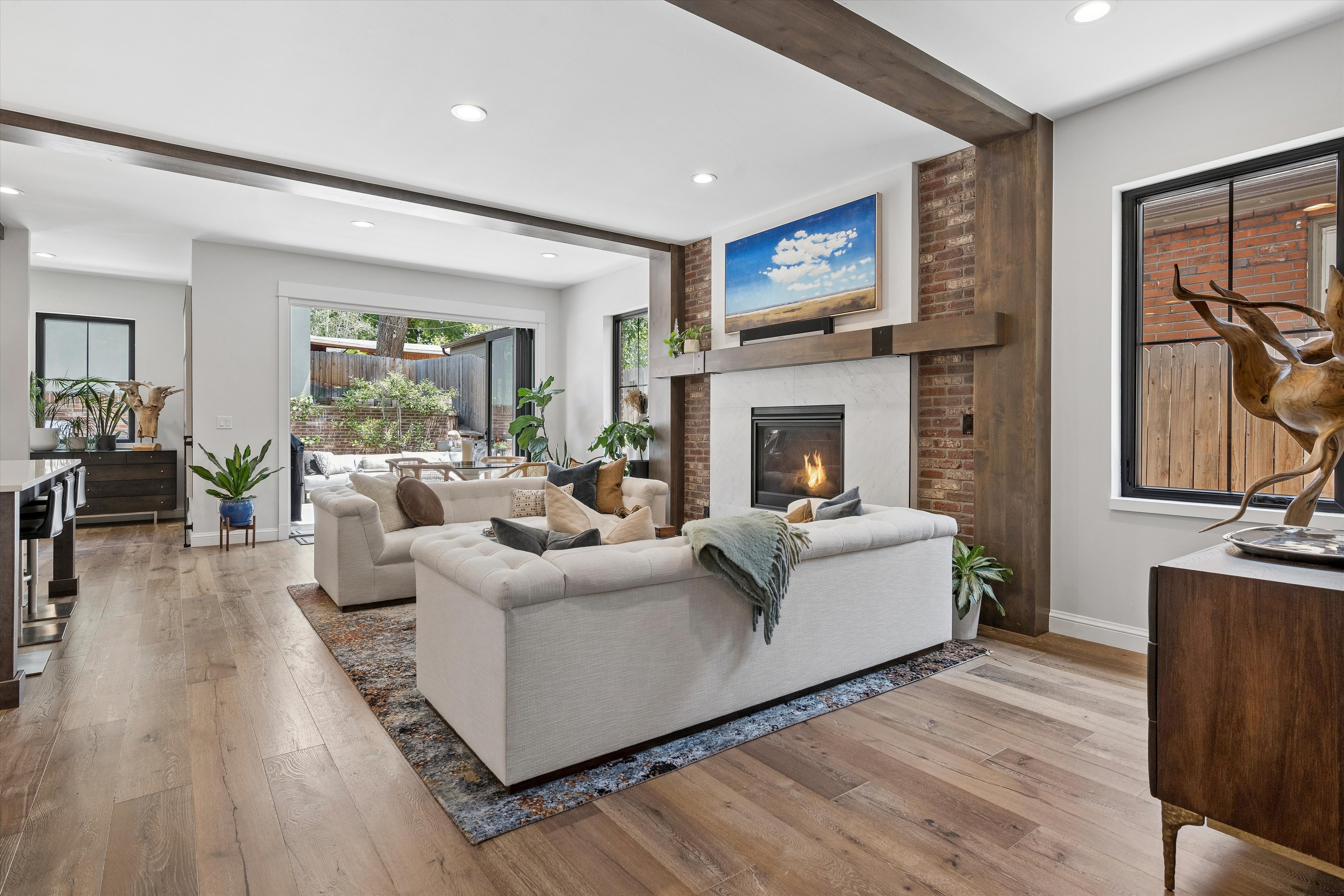  Newer-built residence offers an exceptional opportunity - 物件實景