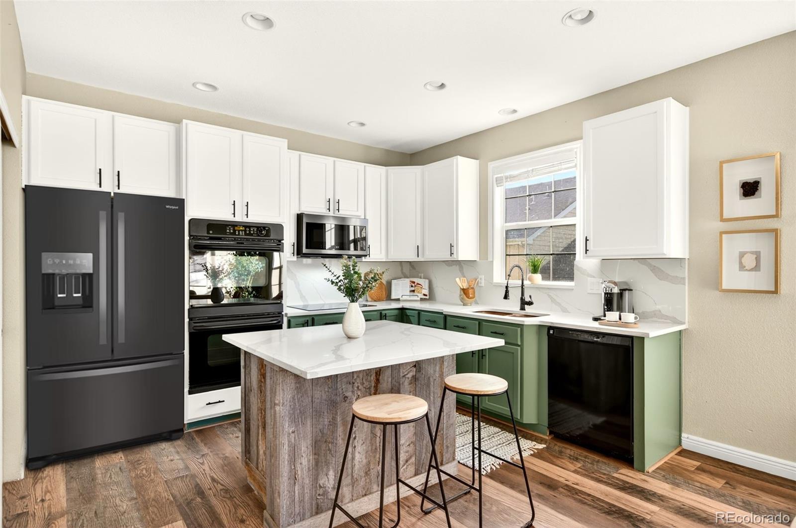 Castle Rock, Colorado, 80108, United States, 2 Bedrooms Bedrooms, ,3 BathroomsBathrooms,Residential,For Sale,1992912