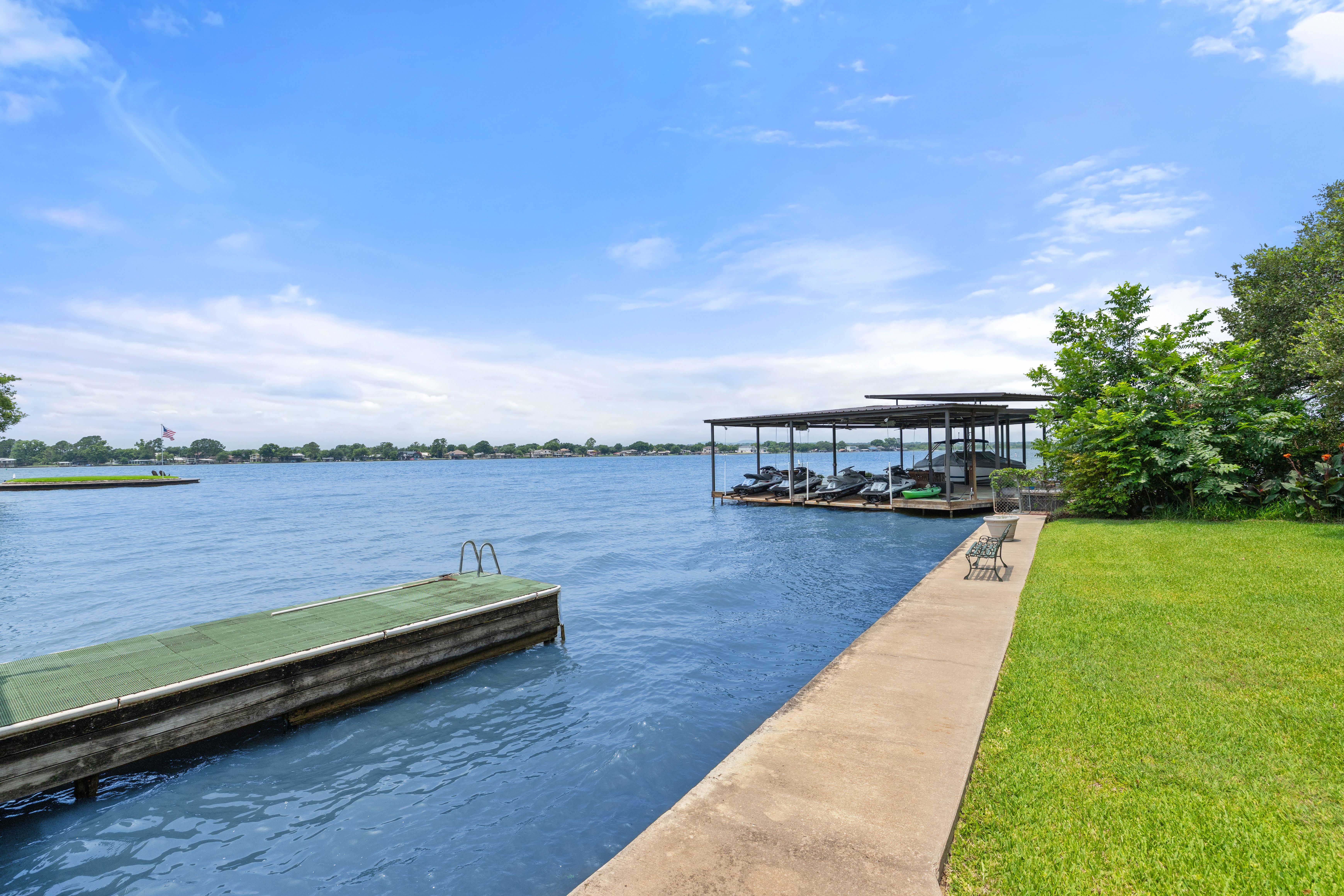  Prime Lake LBJ Waterfront Opportunity - 物件實景