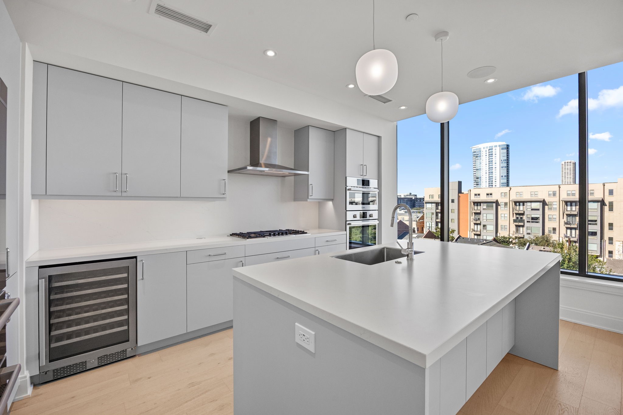  2323 W Main Street #506 - 物件實景