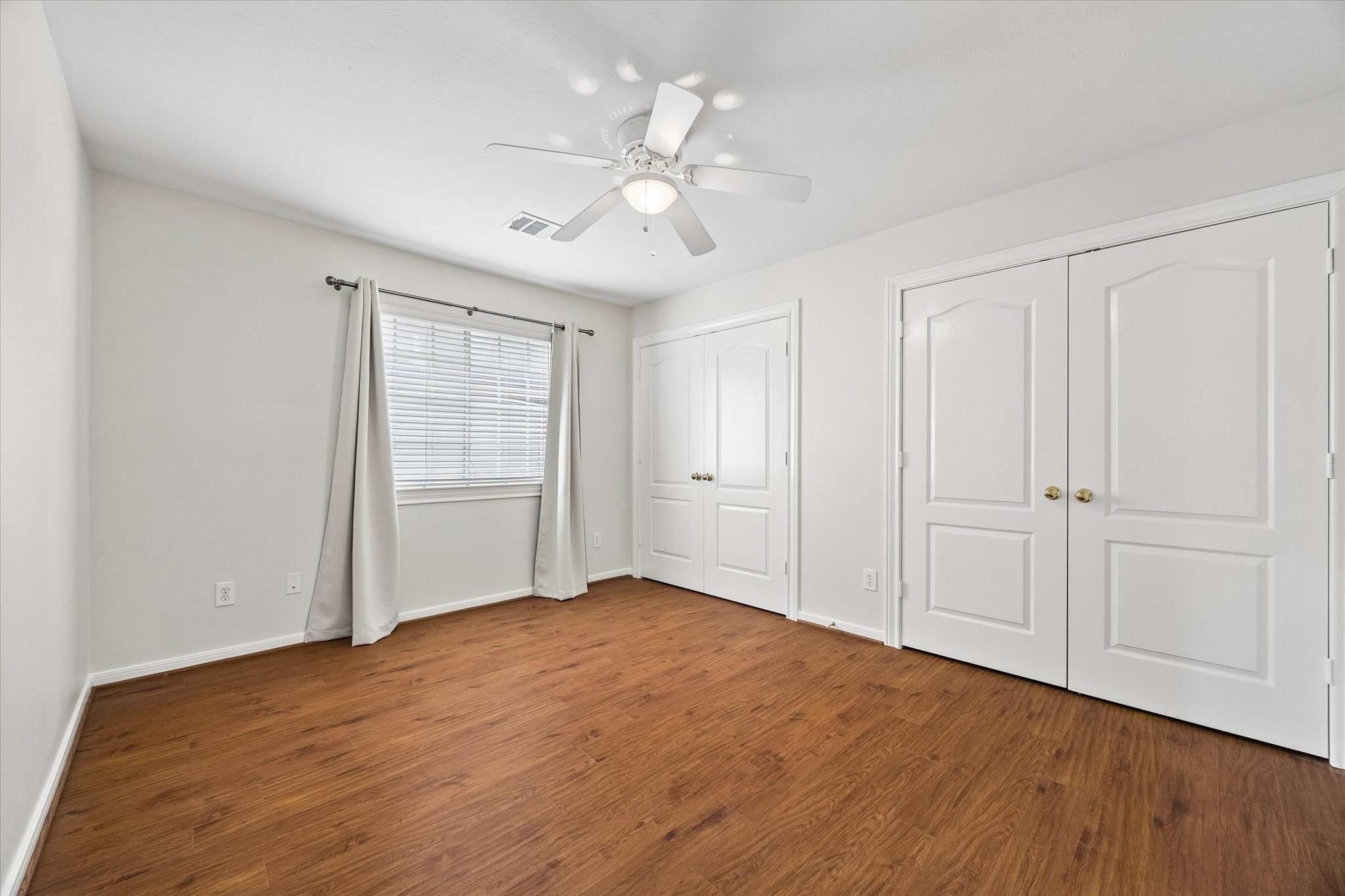  1502 Lakeside Enclave Drive - 物件實景