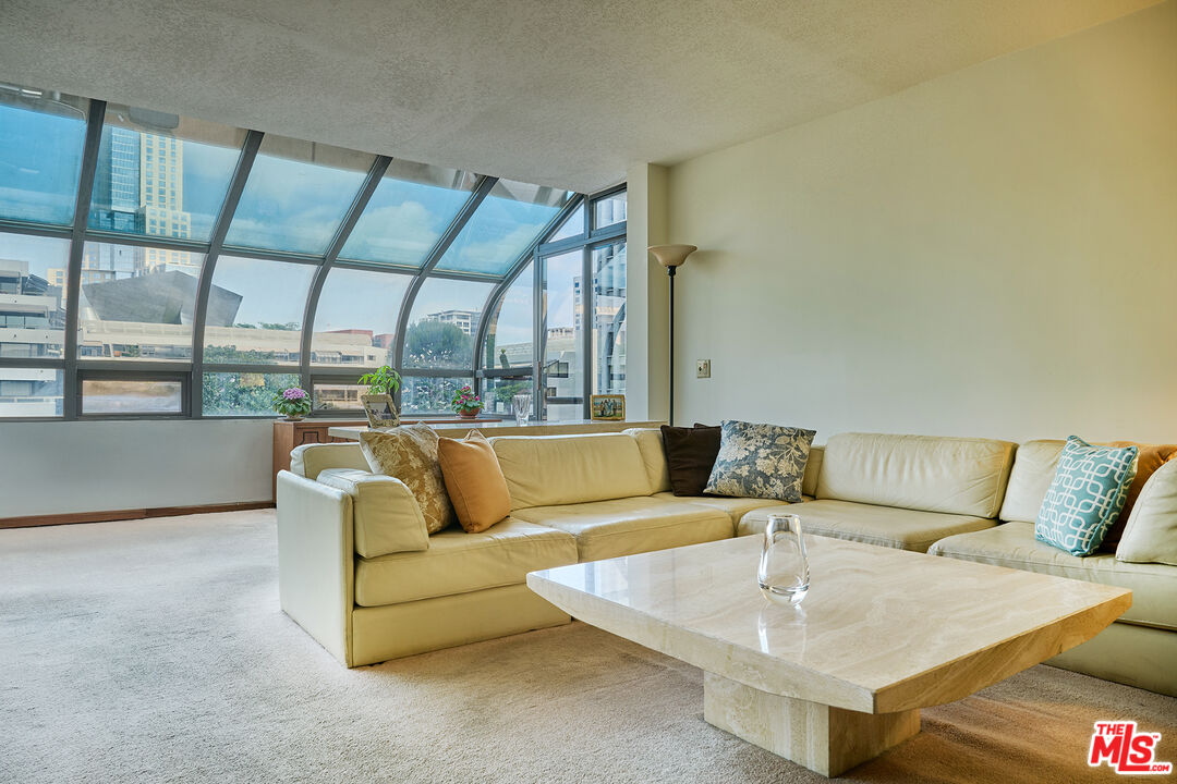 Los Angeles, California, 90012, United States, 2 Bedrooms Bedrooms, ,2 BathroomsBathrooms,Residential,For Sale,1839118