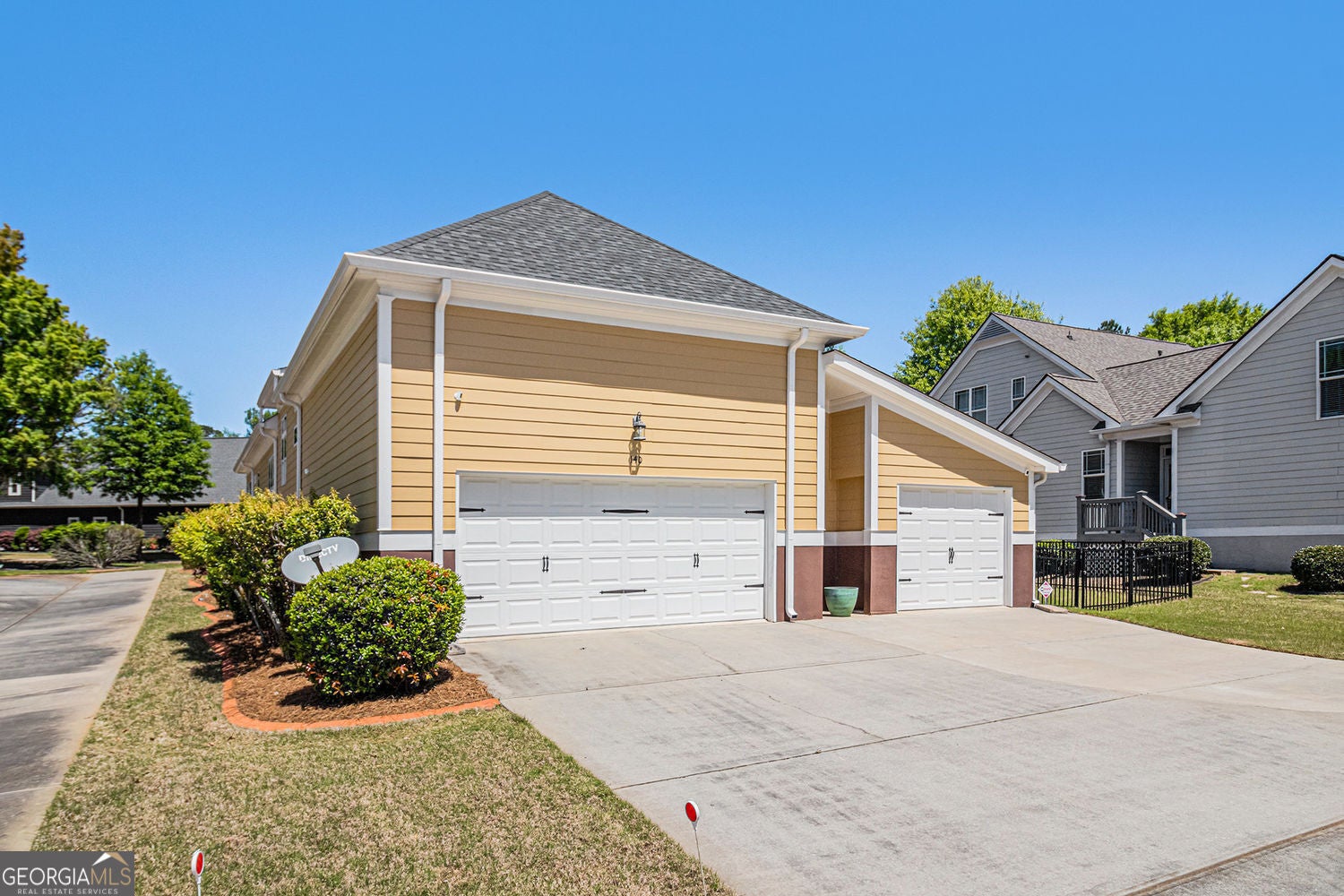 Fayetteville, Georgia, 30214, United States, 4 Bedrooms Bedrooms, ,5 BathroomsBathrooms,Residential,For Sale,1858907